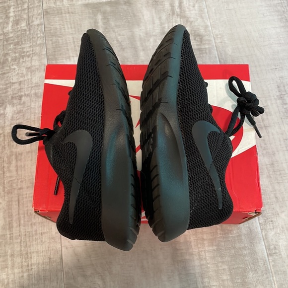 💕SOLD💕Nike Tanjun black toddler sneakers - Picture 8 of 8